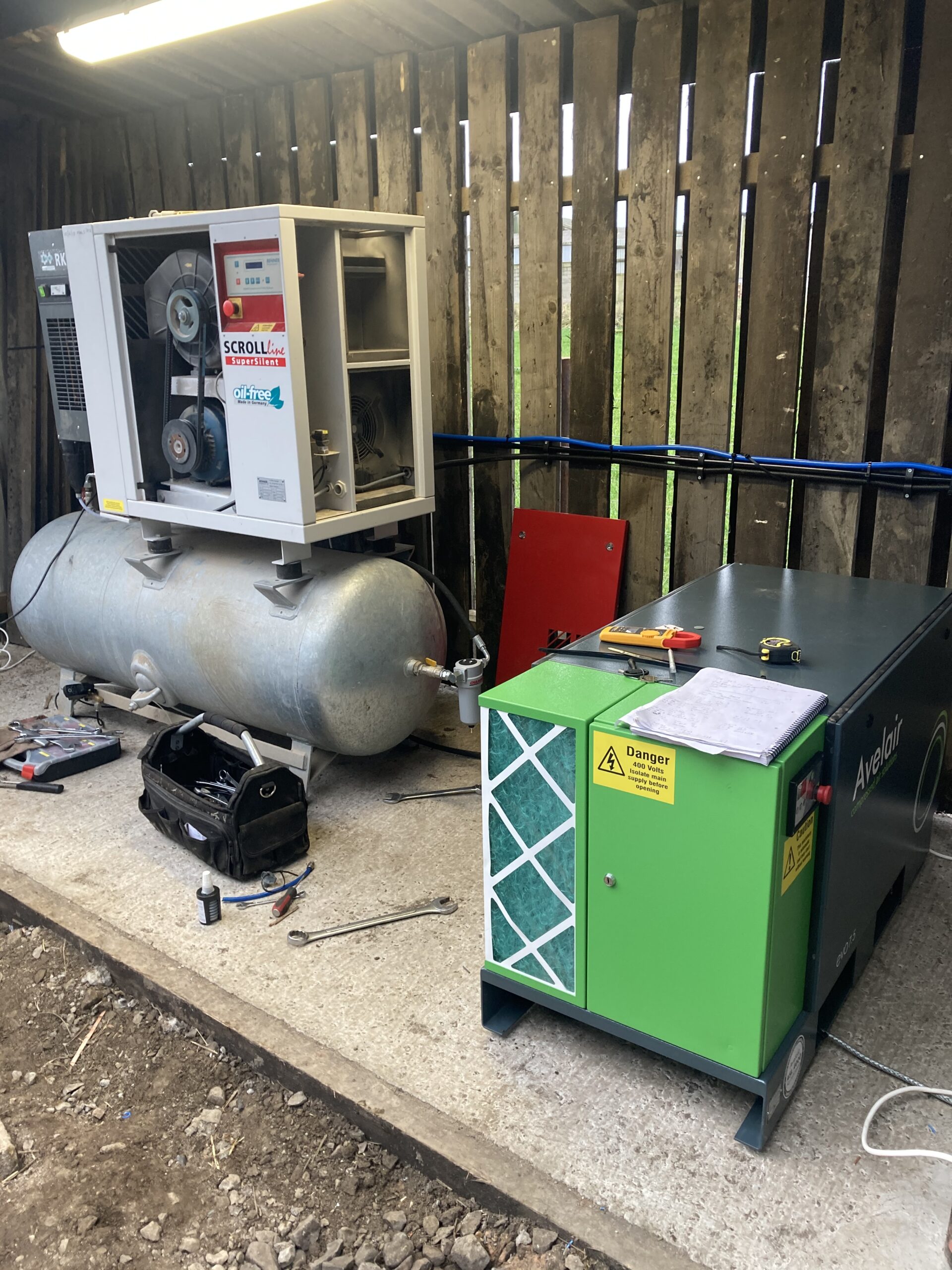 Compressor installations